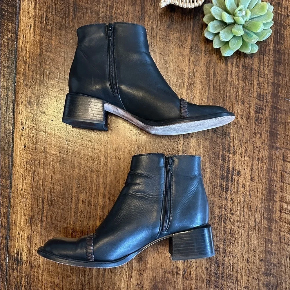 BRIGHTON | “Lonnie 2” Black Leather Ankle Boots w/Heart Embellishment, Size 6.5